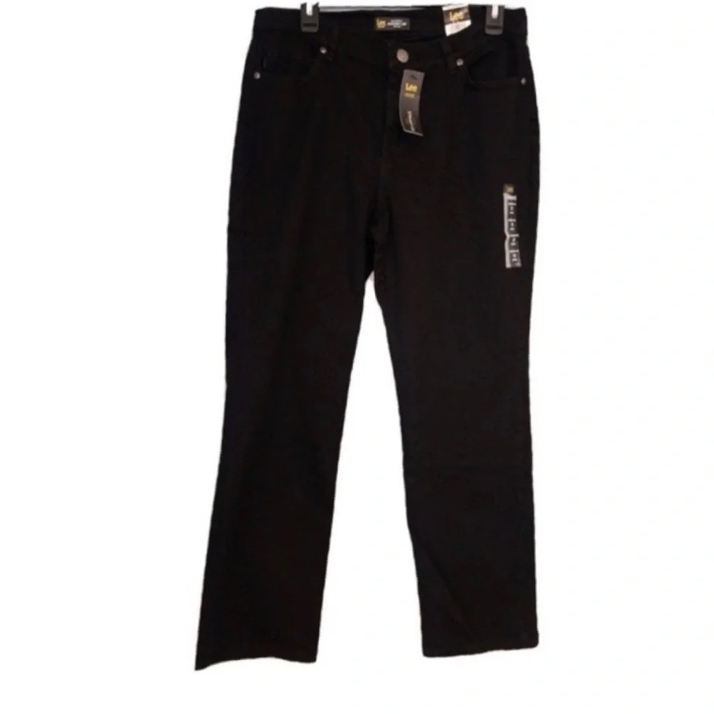 NWT Lee Relaxed Fit Straight Leg Jeans Mid Rise size 18 or 28W New